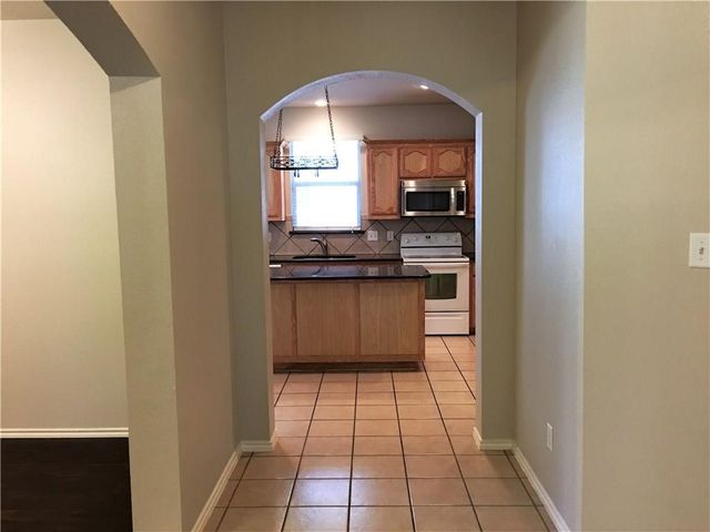 8004 Ranchvale Lane, Arlington, TX 76002