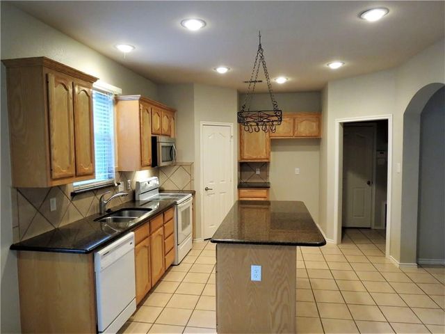 8004 Ranchvale Lane, Arlington, TX 76002