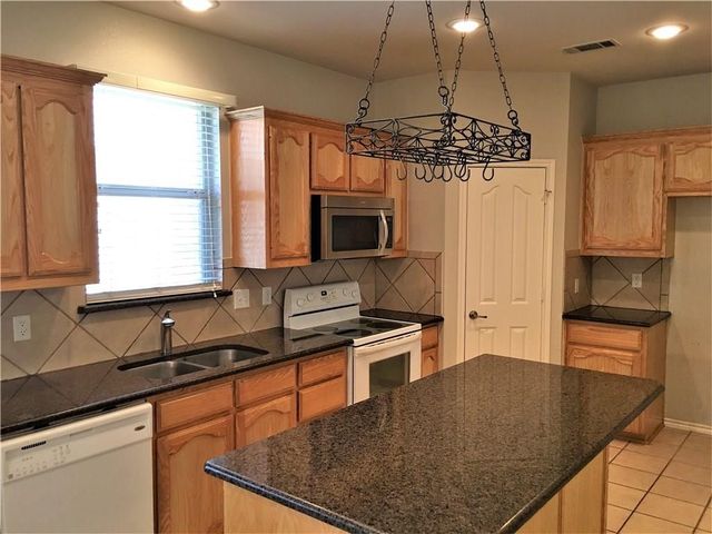 8004 Ranchvale Lane, Arlington, TX 76002