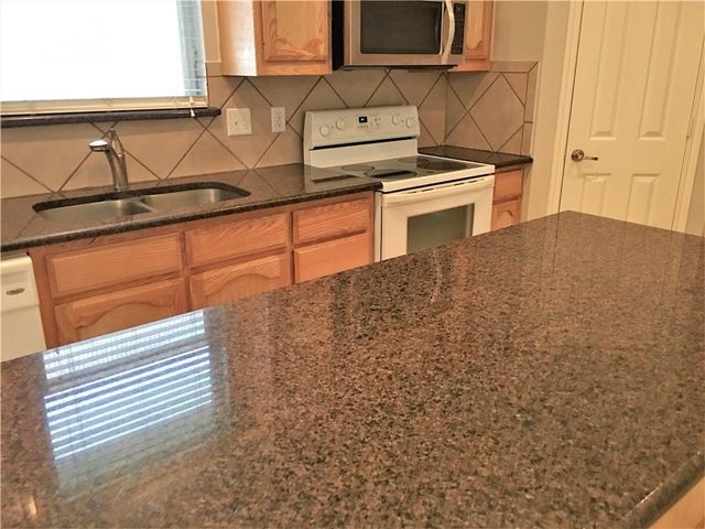 8004 Ranchvale Lane, Arlington, TX 76002