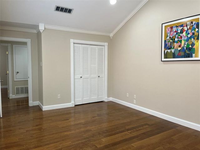 7447 Cambridge Street 18, Houston, TX 77054