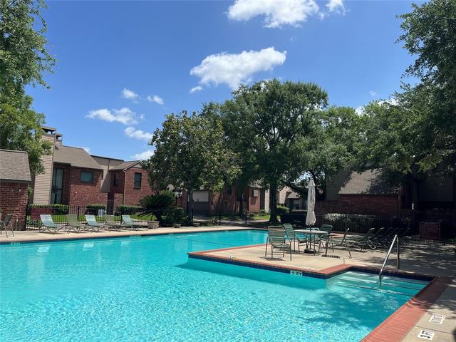 7447 Cambridge Street 18, Houston, TX 77054