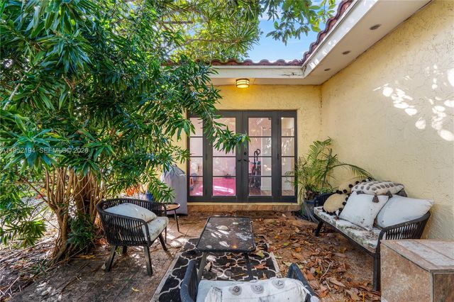 1561 Bird Rd, Coral Gables, FL 33146