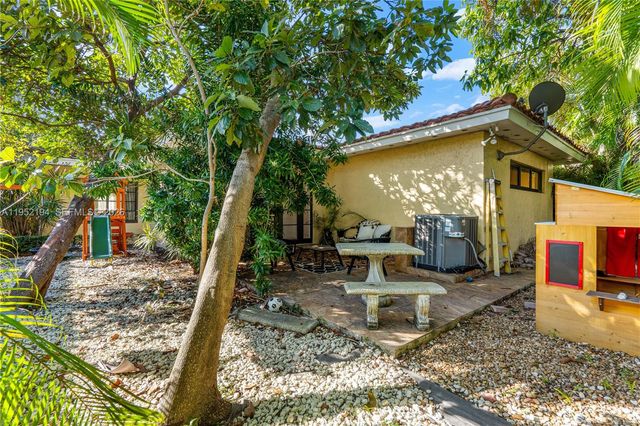 1561 Bird Rd, Coral Gables, FL 33146