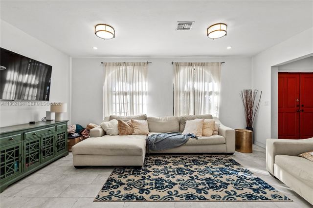 1561 Bird Rd, Coral Gables, FL 33146