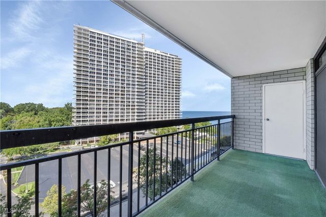 12550 Lake Avenue 802, Lakewood, OH 44107