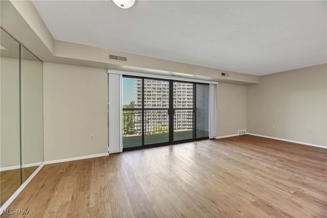 12550 Lake Avenue 802, Lakewood, OH 44107