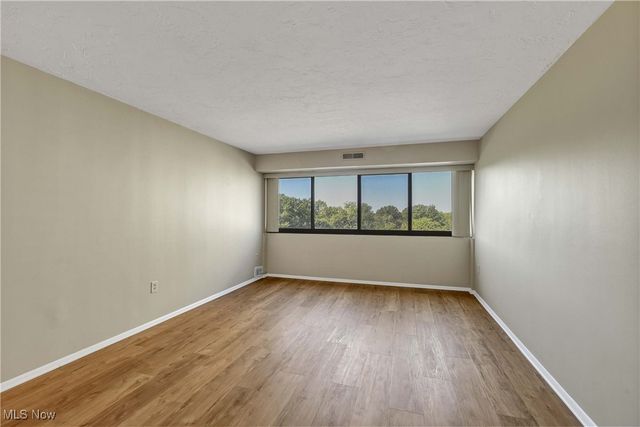 12550 Lake Avenue 802, Lakewood, OH 44107