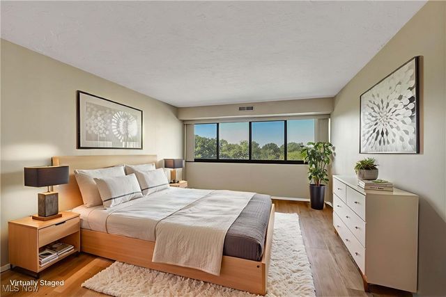 12550 Lake Avenue 802, Lakewood, OH 44107