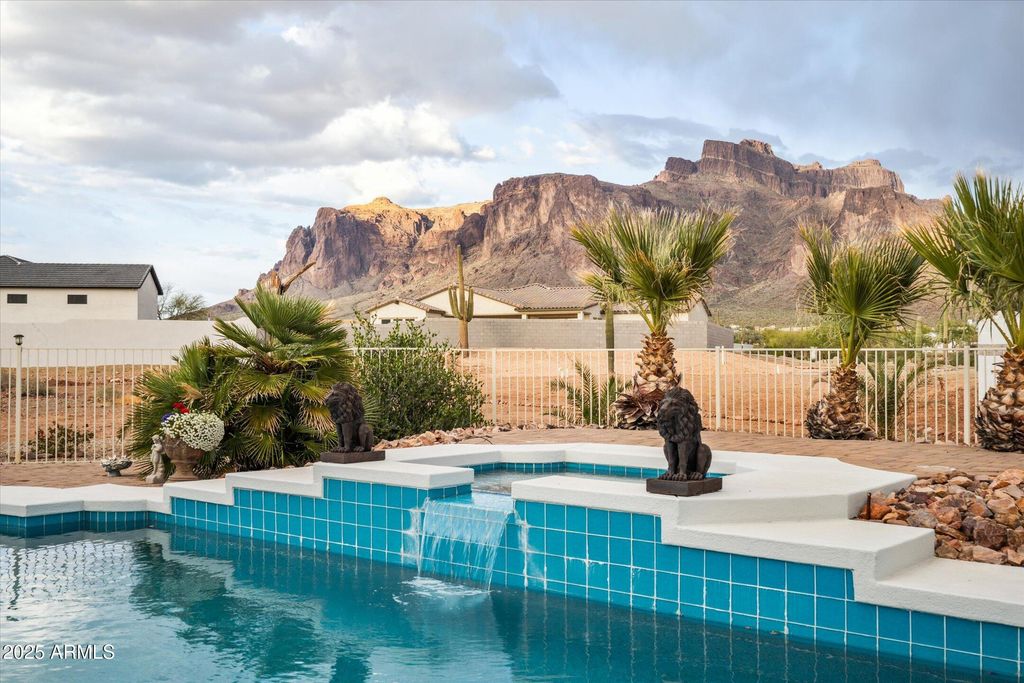 619 N SUN Road, Apache Junction, AZ 85119 — photo 2