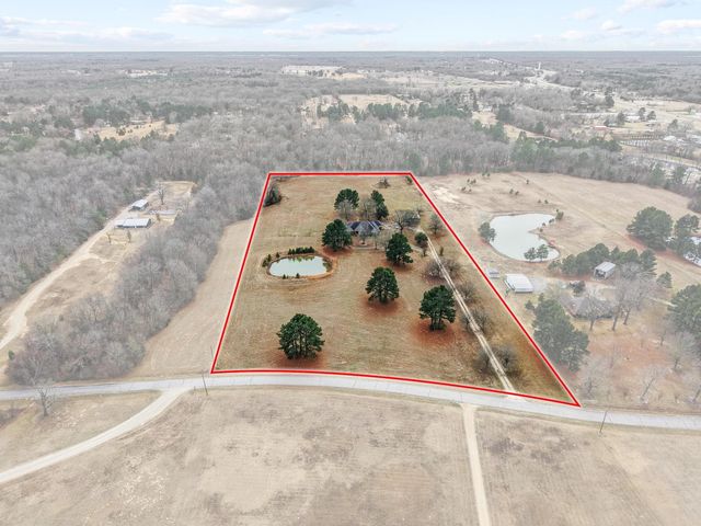 244 County Road 45010, Powderly, TX 75473