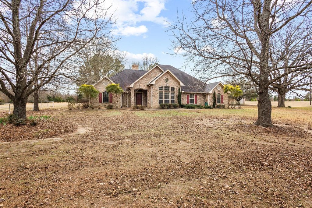 244 County Road 45010, Powderly, TX 75473