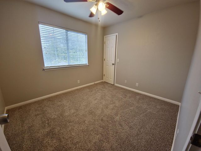 107 Orange Tree LN, Georgetown, TX 78626