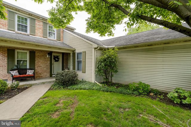 12 ASHLEA VLG, New Holland, PA 17557