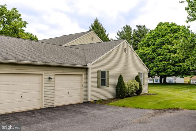 12 ASHLEA VLG, New Holland, PA 17557