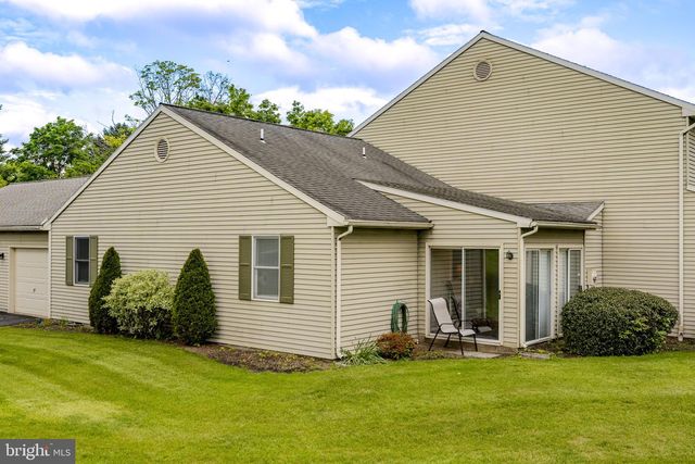 12 ASHLEA VLG, New Holland, PA 17557