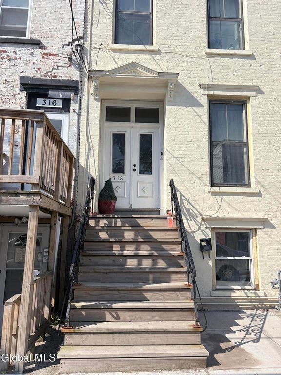 318 1st Street, Albany, NY 12206