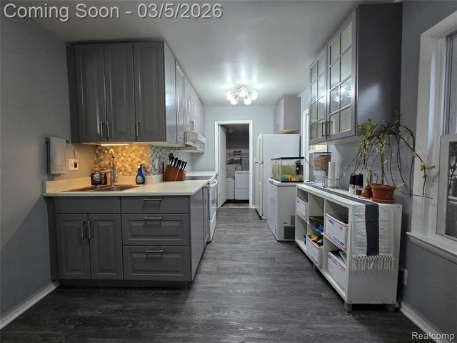 21785 Negaunee Street, Southfield, MI 48033