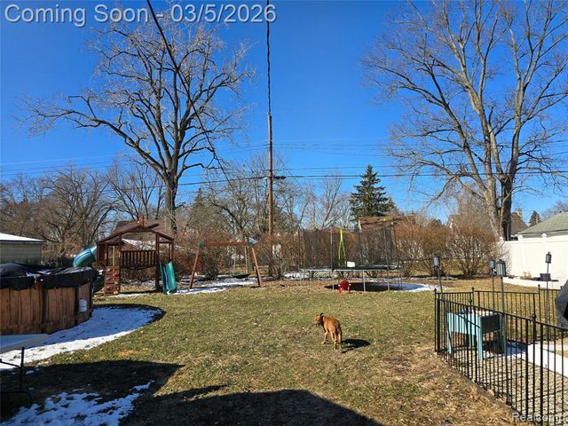 21785 Negaunee Street, Southfield, MI 48033