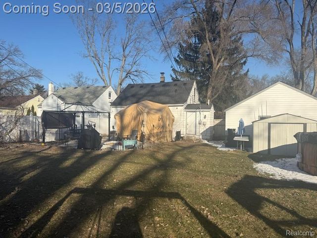 21785 Negaunee Street, Southfield, MI 48033