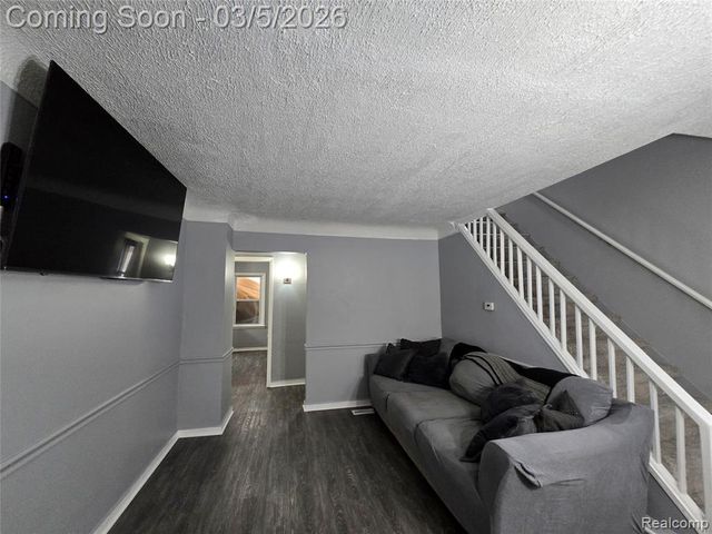 21785 Negaunee Street, Southfield, MI 48033