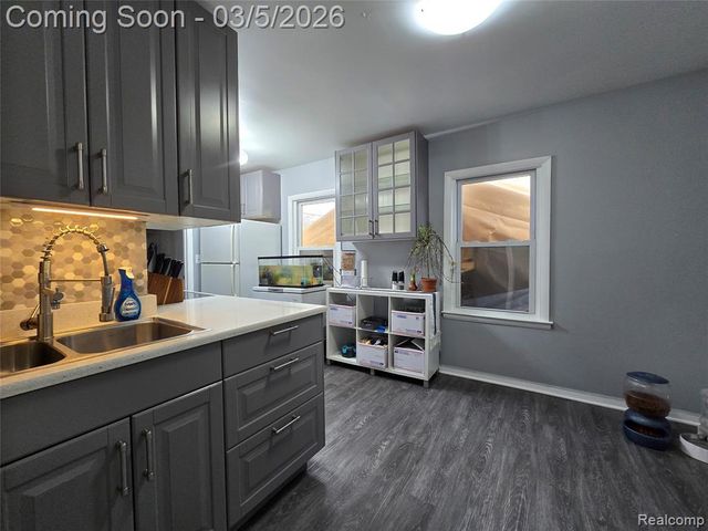 21785 Negaunee Street, Southfield, MI 48033