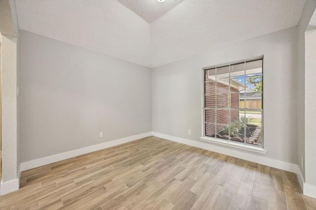 2942 Waterloo Road, Pearland, TX 77581