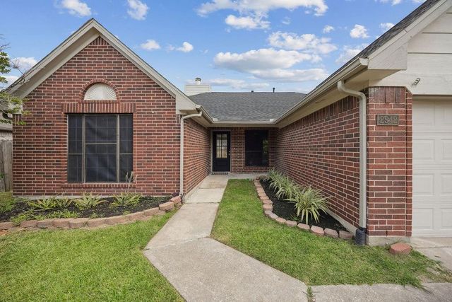 2942 Waterloo Road, Pearland, TX 77581