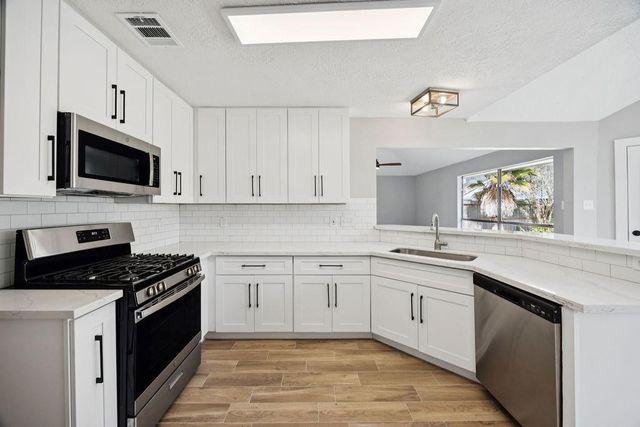 2942 Waterloo Road, Pearland, TX 77581