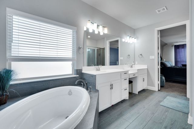 320 Berkeley Drive, Waxahachie, TX 75167