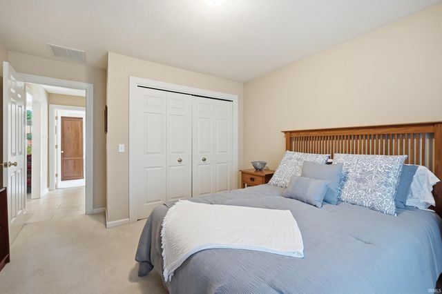 517 Bayspring Drive, Fort Wayne, IN 46814