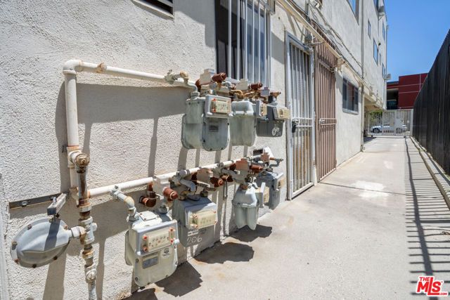 1041 S Corning Street, Los Angeles, CA 90035