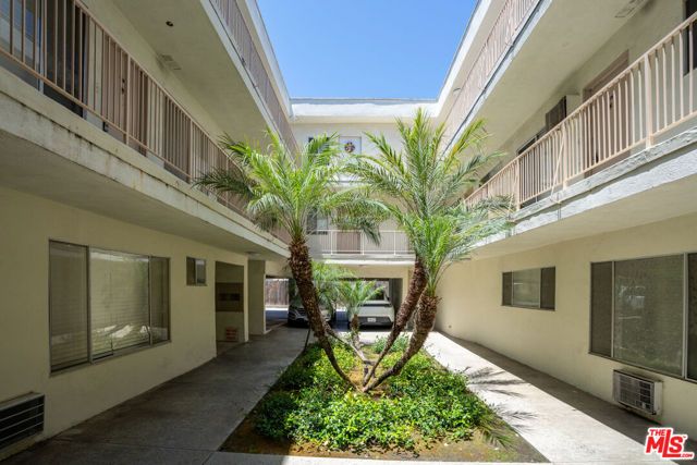 1041 S Corning Street, Los Angeles, CA 90035