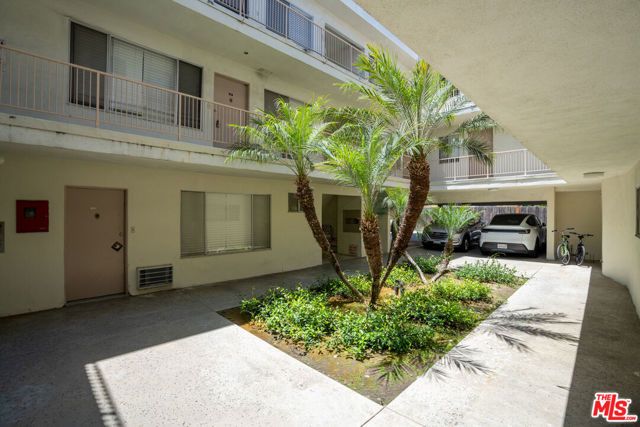 1041 S Corning Street, Los Angeles, CA 90035