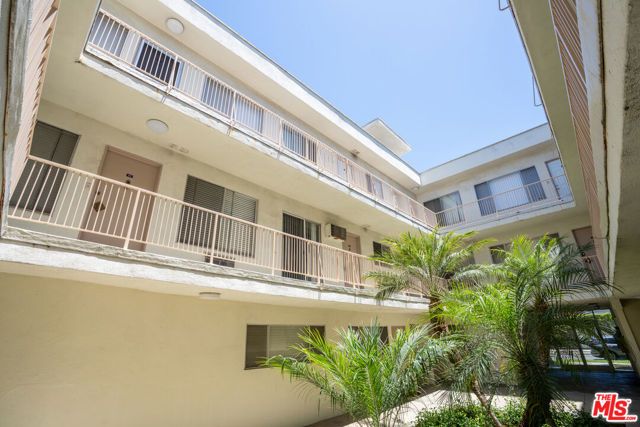 1041 S Corning Street, Los Angeles, CA 90035