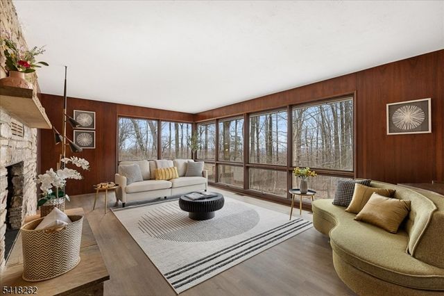 42 Stouts Rd, Montgomery Twp., NJ 08558