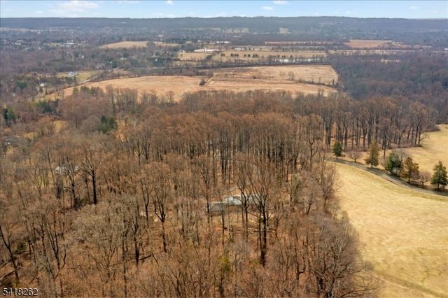 42 Stouts Rd, Montgomery Twp., NJ 08558