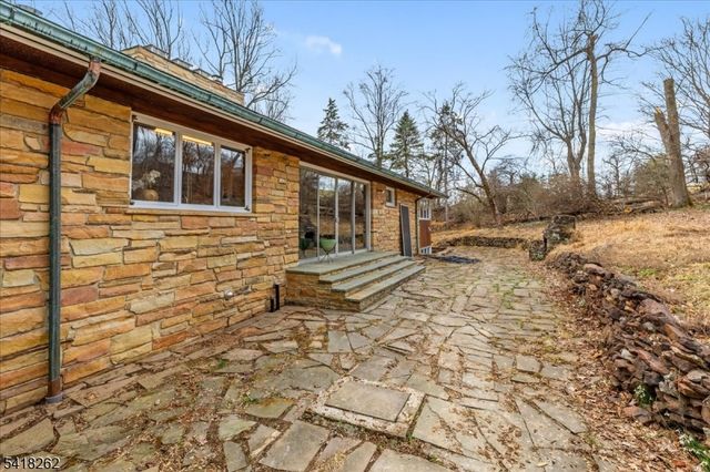 42 Stouts Rd, Montgomery Twp., NJ 08558