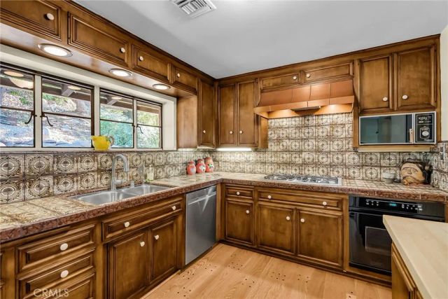 6146 Hawarden Drive, Riverside, CA 92506