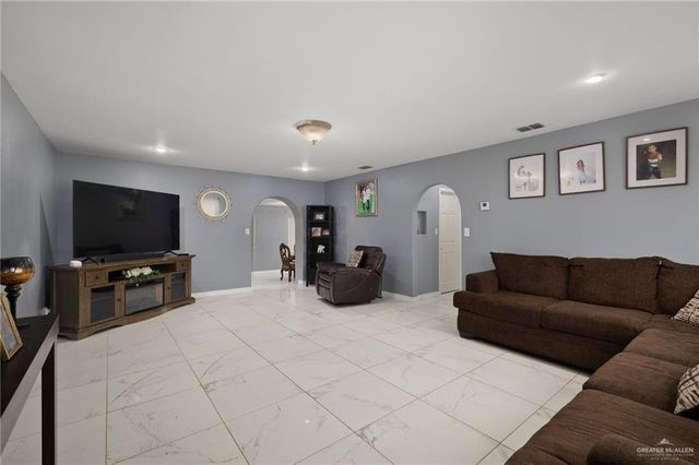 502 W Jones Avenue, Pharr, TX 78577