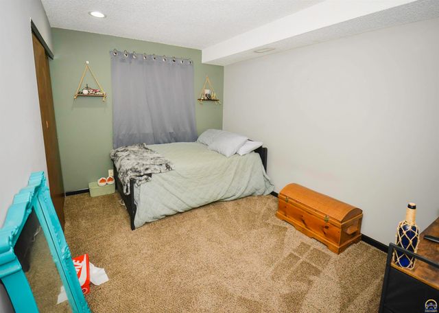 2213 W 22nd Ave, Emporia, KS 66801