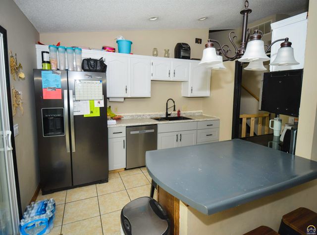 2213 W 22nd Ave, Emporia, KS 66801