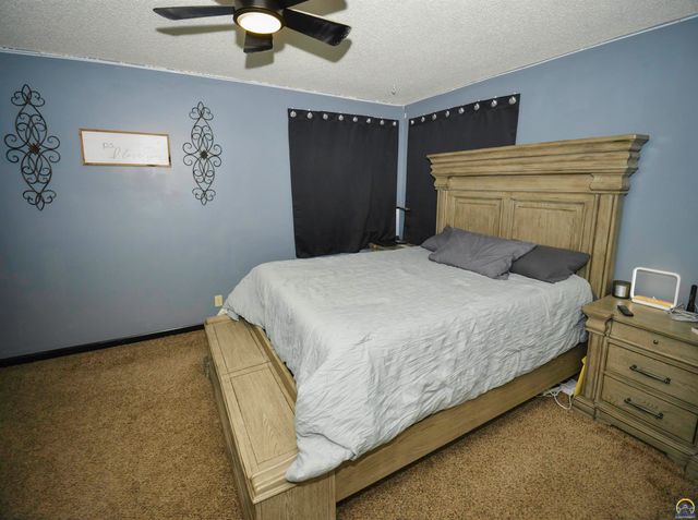 2213 W 22nd Ave, Emporia, KS 66801