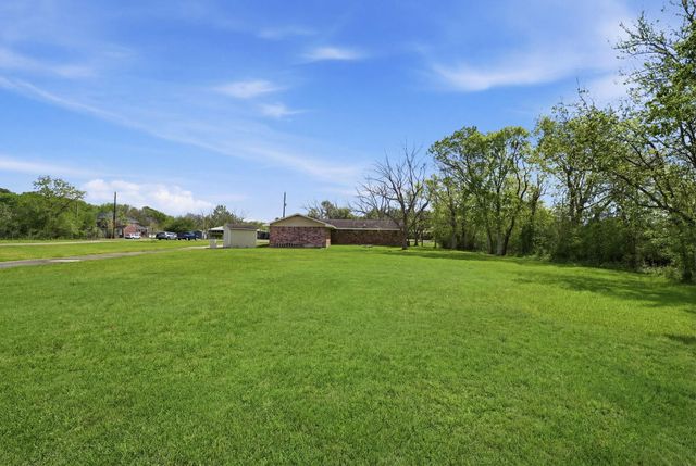 12410 Roy Road, Brookside, TX 77581