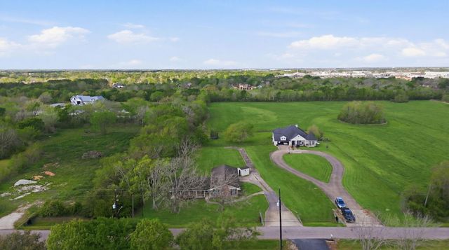 12410 Roy Road, Brookside, TX 77581