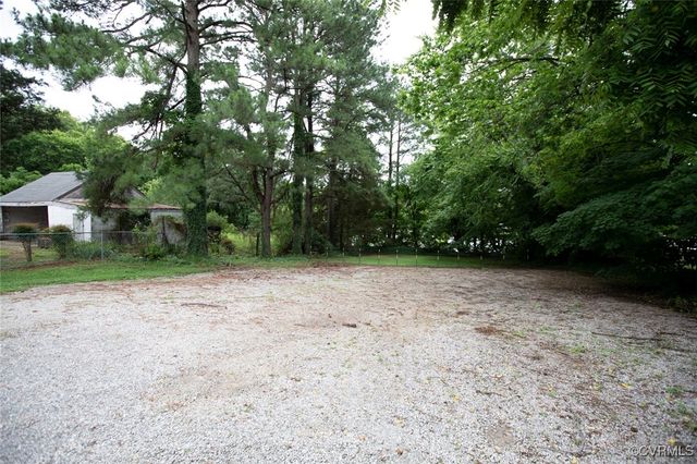 407 E 2nd St, Farmville, VA 23901