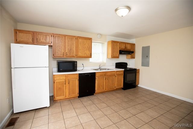 407 E 2nd St, Farmville, VA 23901