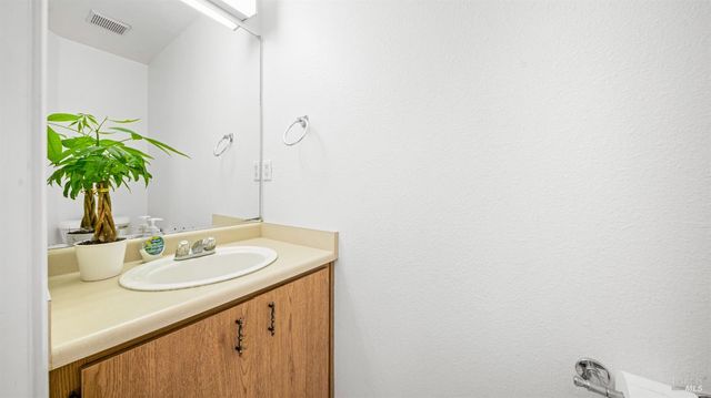 1532 Pinebrook Pl, Santa Rosa, CA 95403