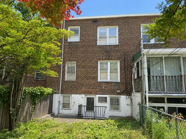 3254 32nd Street, Astoria, NY 11106