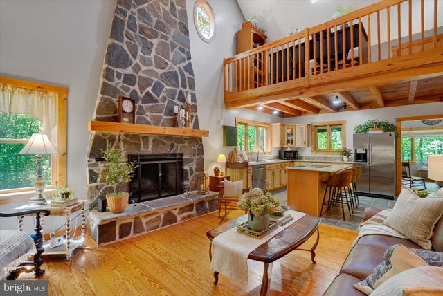 2385 BREMER RD, Dover, PA 17315